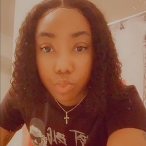 Meet your Posher, Oneisha